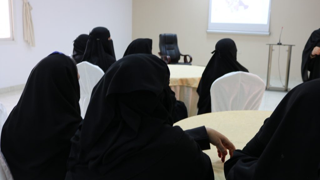 بالشراكة مع جمعية زهرة توعية مستفيدات جمعية الإمام عن سرطان الثدي