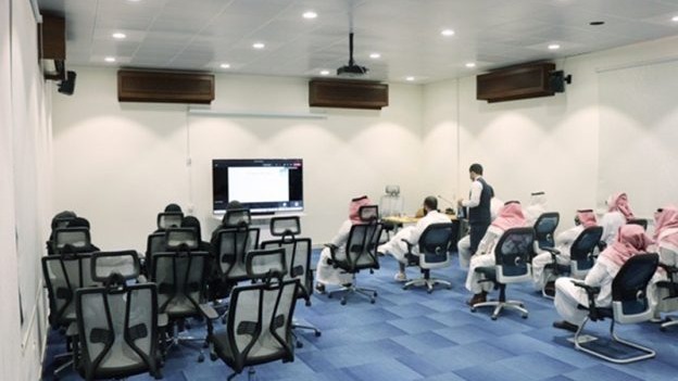 جمعية الإمام محمد بن سعود الخيرية بالدرعية.. تنفذ برنامج مكافحة جرائم الإرهاب وتمويله وغسيل الأموال