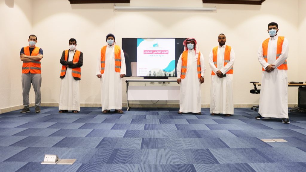 جمعية الدرعية توزع كسوة الشتاء تزامناً مع اليوم العالمي للتطوع